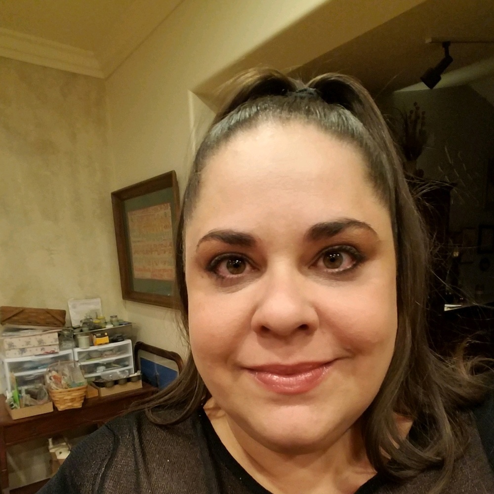 Meet your Posher, Angela